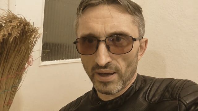 Роботы пранкеры бдительно следят а комиссар Фон Бок беспокоится о его ментальном здоровье. Серия 20 смотреть онлайн