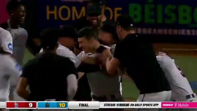 MLB | Cardinals Lose Game On Worst Throwing Error Ever смотреть онлайн