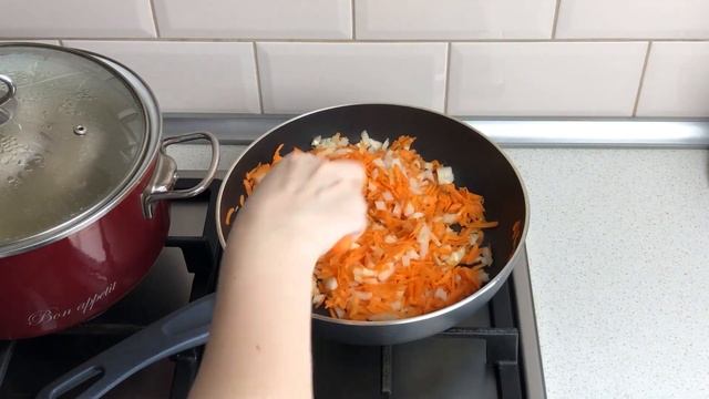 Рассольник со свининой и перловкой ? Как сварить РАССОЛЬНИК с перловкой и свининой смотреть онлайн