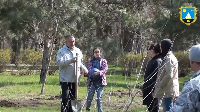 Депутатский субботник в центральном парке курорта Сергеевка, 2 апреля 2016 года смотреть онлайн