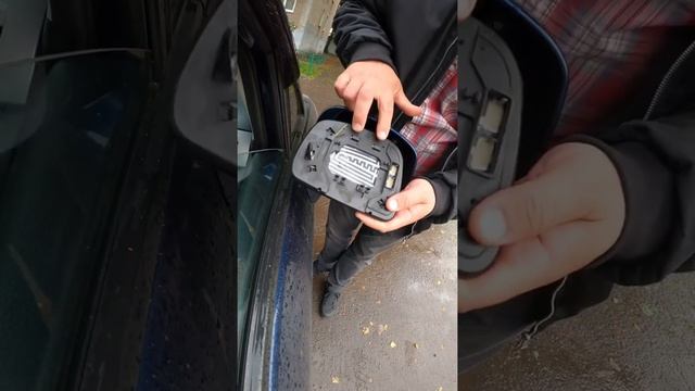 Ниссан Тиида, снятие зеркального элемента. смотреть онлайн