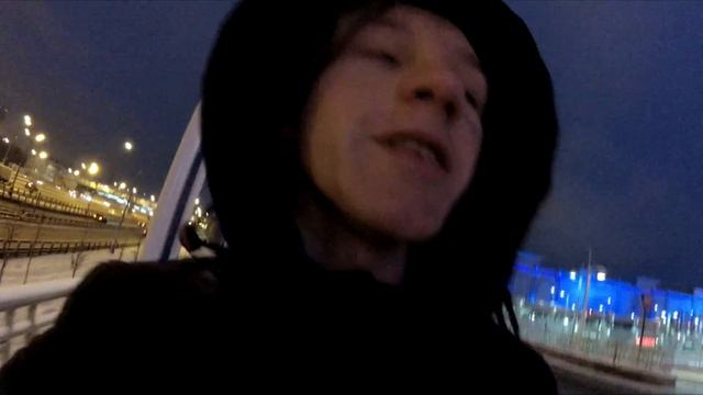 Поехал один в МОСКВУ-СИТИ? смотреть онлайн