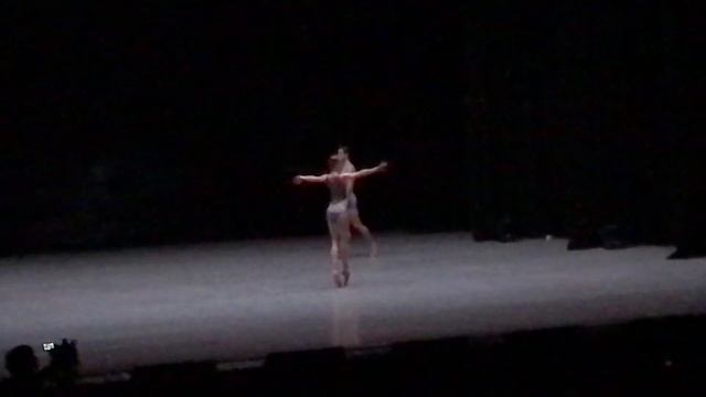 “Mesh” Ксения Овсяник и Денис Виера смотреть онлайн