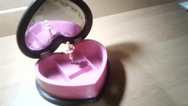 Музыкальная шкатулка для юных модниц. смотреть онлайн