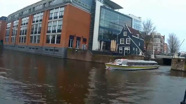 По каналам Голландии на моторной яхте. смотреть онлайн