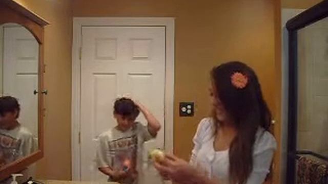 Easter Egg Fight :) смотреть онлайн