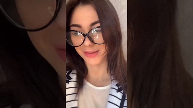 Девушка читает свой стих смотреть онлайн