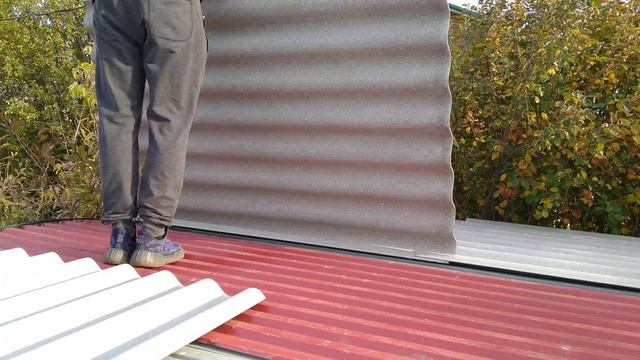 ремонт дачного домика.строительство.стелим шифер смотреть онлайн