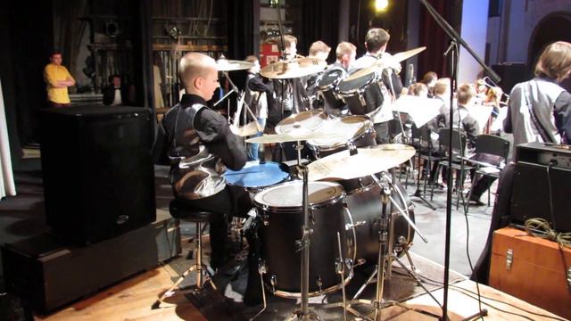 Даниил Варфоломеев с Оркестром " Little Band" Владимира Марховского - "Українські візерунки" смотреть онлайн
