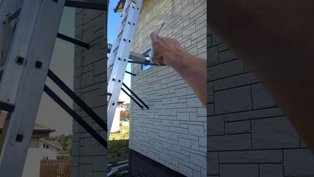 Монтаж чугунной печки в деревянном доме. Итог снаружи. Коротыш смотреть онлайн