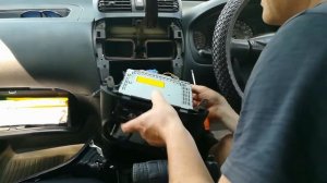 Снимаю переднюю панель на Nissan AD