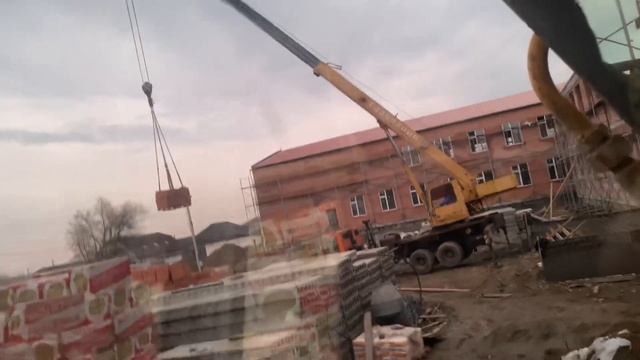 Почти упал Автокран Галичанин