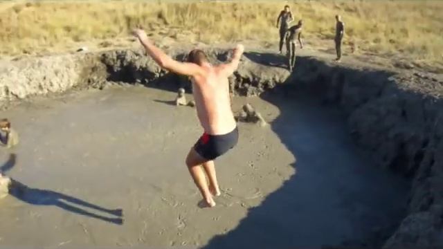 На грязевом вулкане в Кучугурах.mpg смотреть онлайн