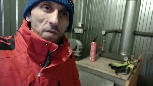Вонища в котельной! ? Котёл длительного горения "Свобода КДГ-30" смотреть онлайн