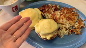 АМЕРИКАНСКИЙ ДАЙНЕР КАК В ФИЛЬМАХ! Что едят американцы и сколько это стоит? Американский ресторан.