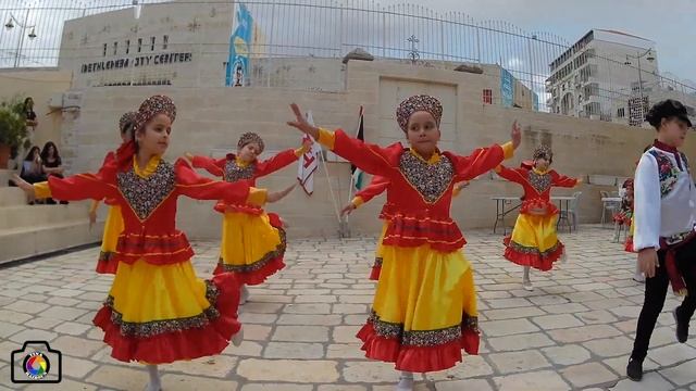 Russian dance - По малину в сад пойдём смотреть онлайн