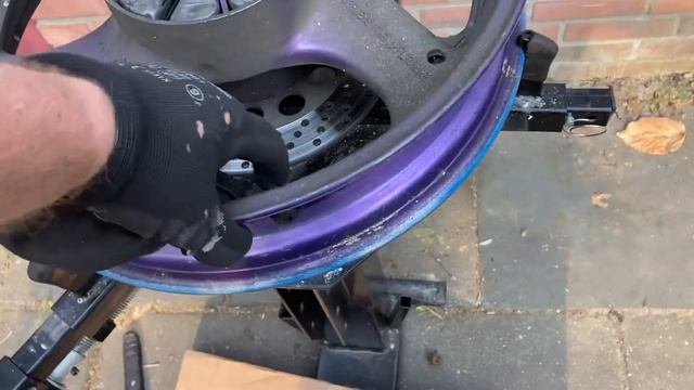Bob's Suzuki Gsx600f 1993, Tires and parts смотреть онлайн