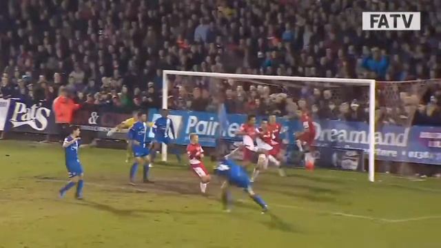 мяч не хочет взлетать в ворота смотреть онлайн