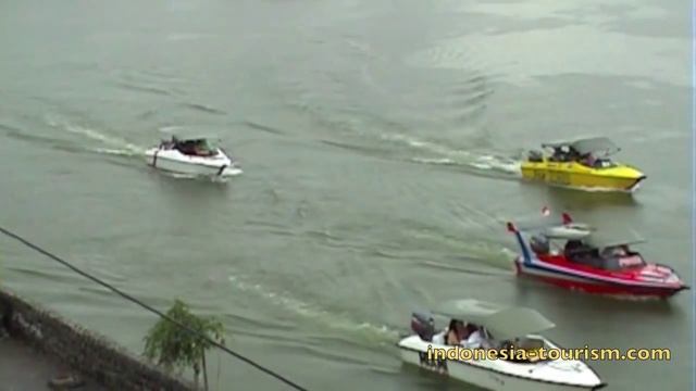 The Recreational Lake Of Sarangan - Magetan, East Java смотреть онлайн