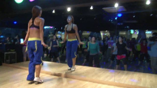 Zumba cumbia Live Class teaching смотреть онлайн