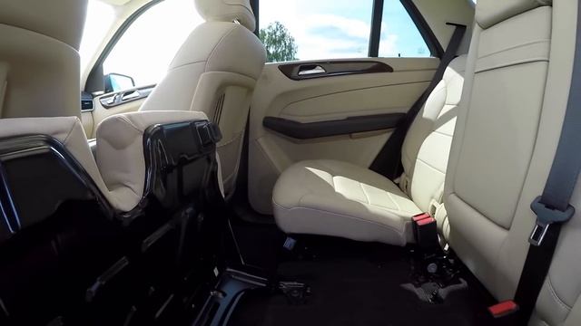 Mercedes-Benz GLE vs. Lexus RX (ENG) - side by side comparison смотреть онлайн