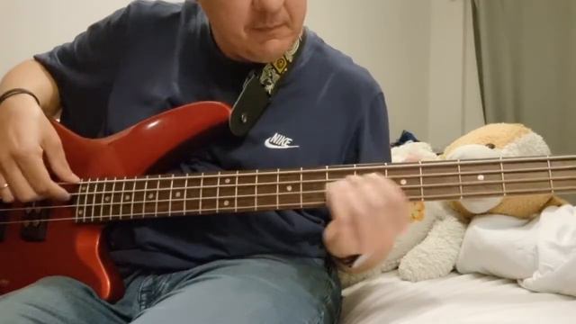 bass minor and major arpeggios смотреть онлайн