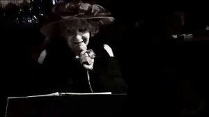 Малая антология бардовской песни. Людмила Петрушевская. Старушка не спеша