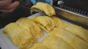 Корейская УЛИЧНАЯ Еда - Разнообразные ОМЛЕТЫ, Кимбап, Омлет с ЯИЧНЫМ Рулетом, ДЖАМППОНГ, Самгёпсаль.