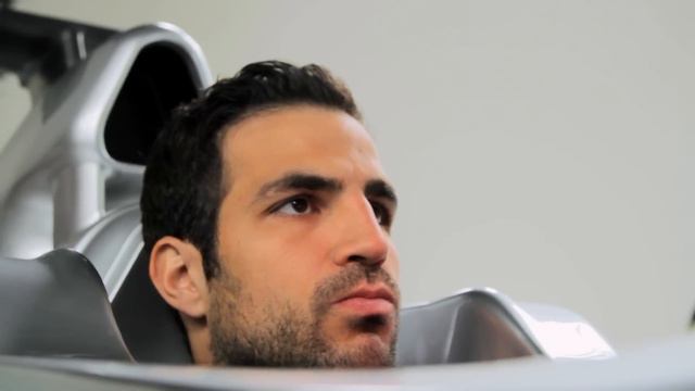 Cesc Fabregas takes on PUMA Race Off! смотреть онлайн