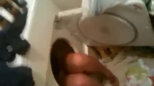 Застряла в стиральной машине.flv смотреть онлайн
