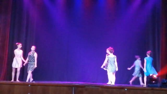 Старшая группа Танец "Роздумие" смотреть онлайн