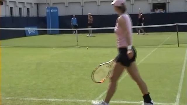 Mariya Koryttseva and Nicole Vaidisova practice in Eastbourne 2009 1 смотреть онлайн