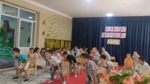 Зажигательный танец мальчиков в детском саду