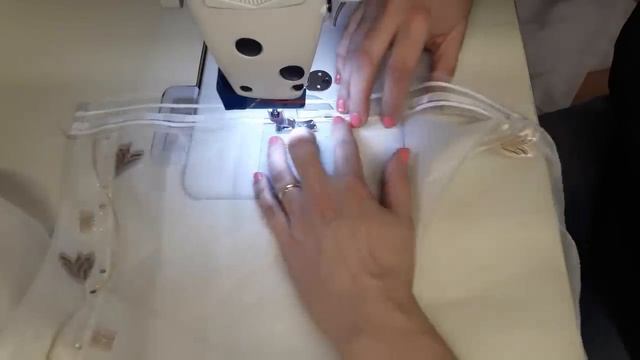 Как сшить гардины дома. Как пришить шторную ленту, как ровно отрезать гардину, как подшить низ. смотреть онлайн