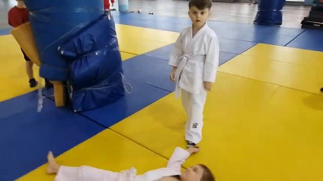 Боевое самбо, тренировка с детьми 6-12 лет смотреть онлайн