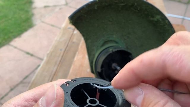 Bosch Universal GrassCut ( Rasentrimmer ) Faden Oder Spule Wechseln ?!
