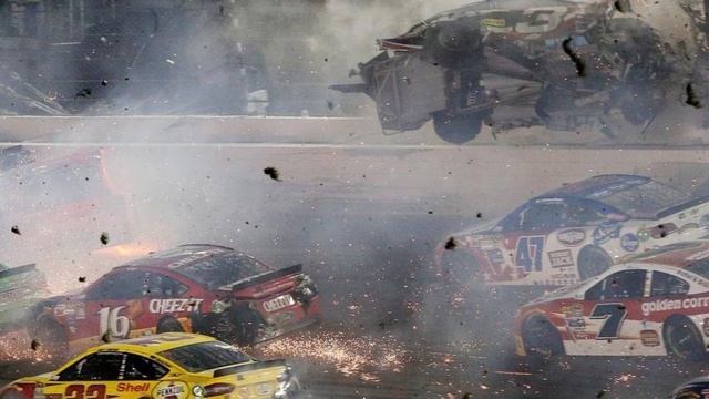NASCAR Race Ends In A Terrifying Car Crash смотреть онлайн