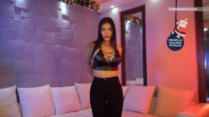 Tops - Less -  Anabella Galeano