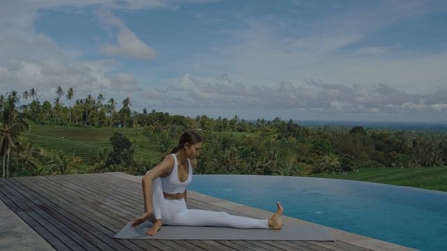 Утренний комплекс /Сильное и гибкое тело / Йога дома смотреть онлайн