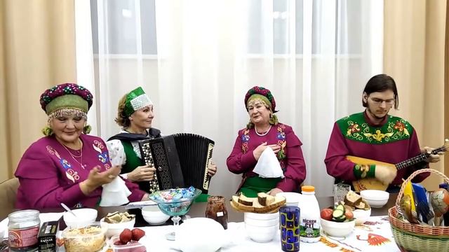 "Диво-дивное! Песня русская!" смотреть онлайн