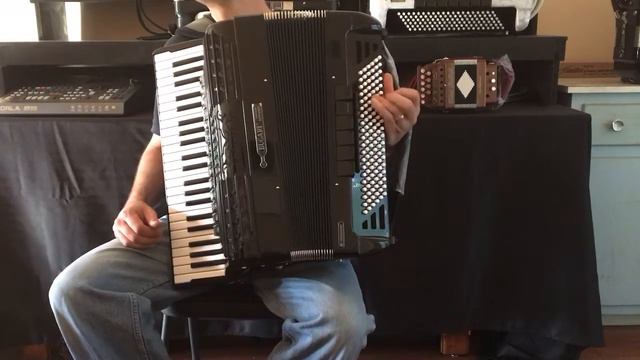 New Bugari 289/C4 Conservatory Accordion For Sale смотреть онлайн