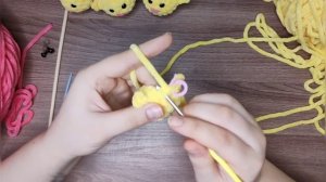 Мастер класс по вязанию цыпленка крючком, для начинающих. Брелок цыпленок, крючком.