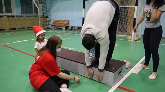 7 выпуск. Семья Меретуковых принимает участие в Новогоднем семейном ГТО Баттле смотреть онлайн