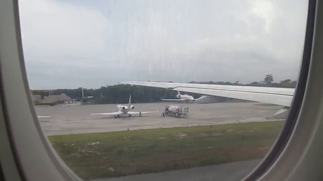 Руление и взлёт из аэропорта г.Пунта-Кана. Боинг 777-200 Трансаэро (16.09.2015г.) смотреть онлайн