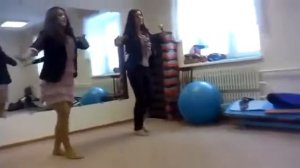 Таджички танцуют