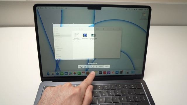 MacBook Air M2 : How to Take a Screenshot & Screen Record смотреть онлайн