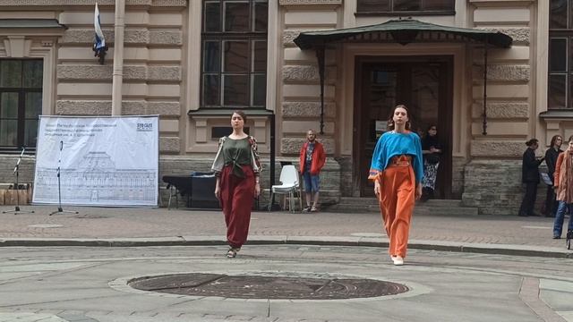 День города #спб #мода Что нас ждет в будущем, это #невероятно смотреть онлайн