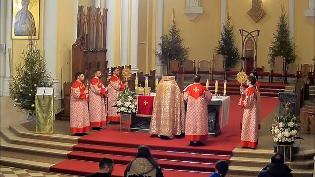 Божественная Литургия 16.01.2022 в 15:30 смотреть онлайн