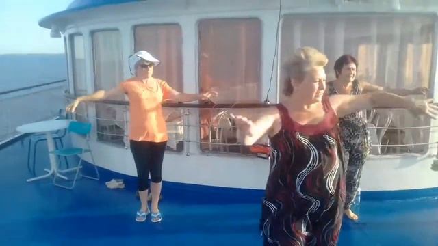 Восточные танцы на борту т/х "Очарованный странник" смотреть онлайн