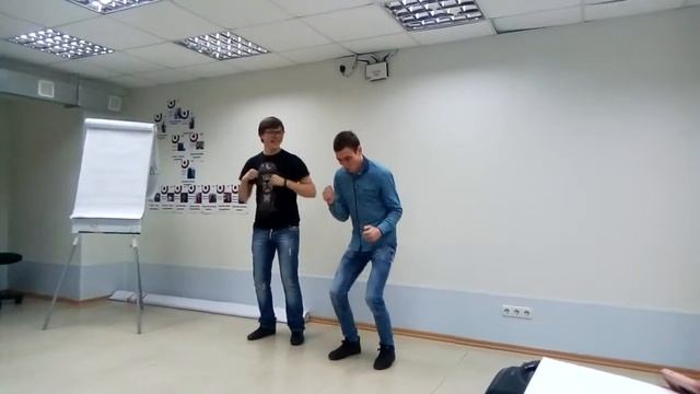 Зараз буде РВАНЬ!!!Танец маленьких утят)))Стажеры рвут аудиторию!!! смотреть онлайн